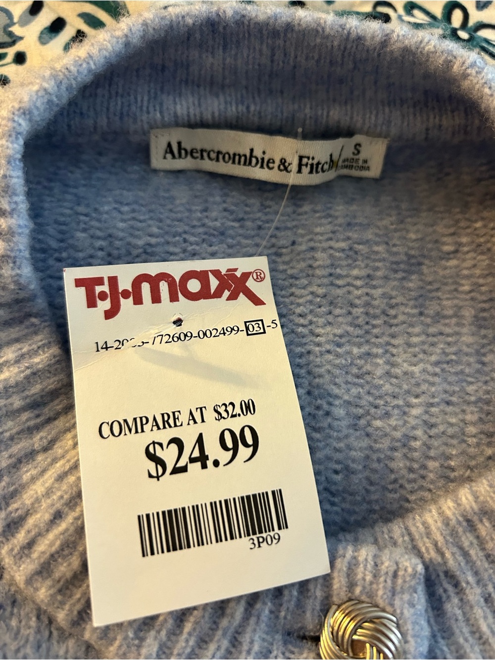 Abercrombie & Fitch Light Blue Button-Up Women's Cardigan - Picture 2 of 4